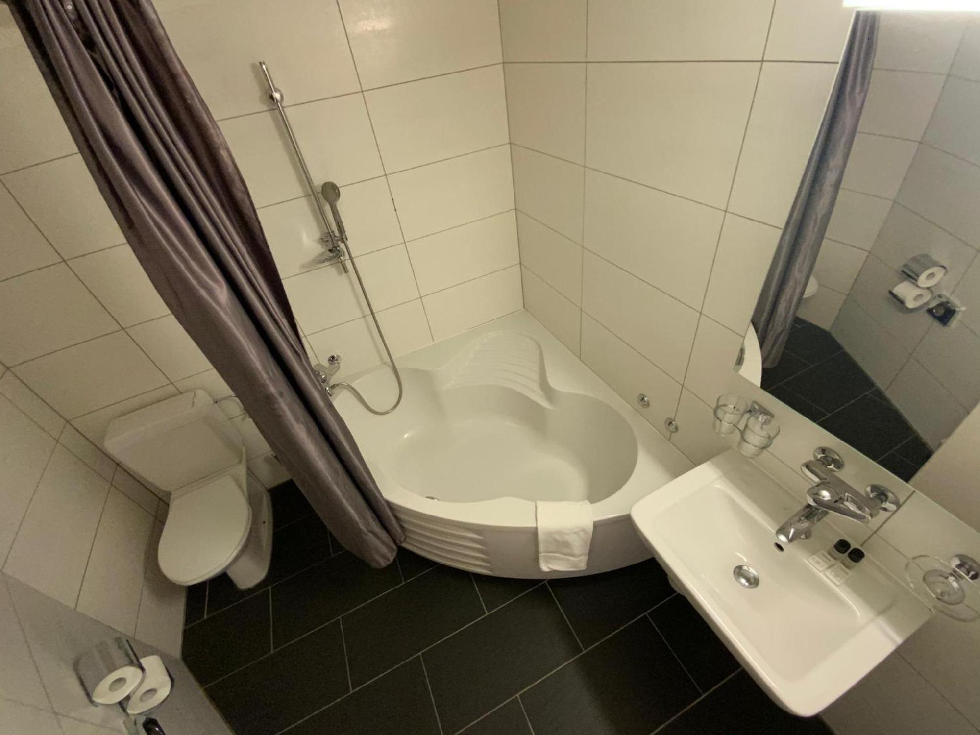Apartamento Swiss Star California - Self Check-In Zúrich Habitación foto