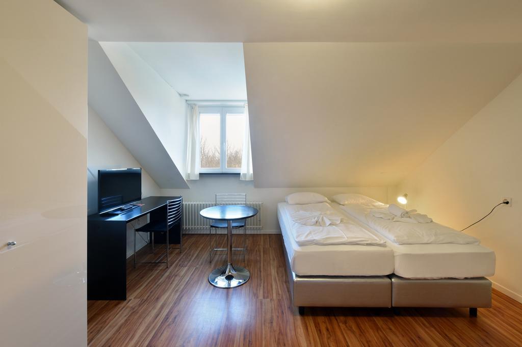 Apartamento Swiss Star California - Self Check-In Zúrich Exterior foto