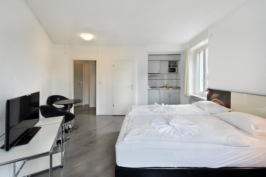 Apartamento Swiss Star California - Self Check-In Zúrich Exterior foto