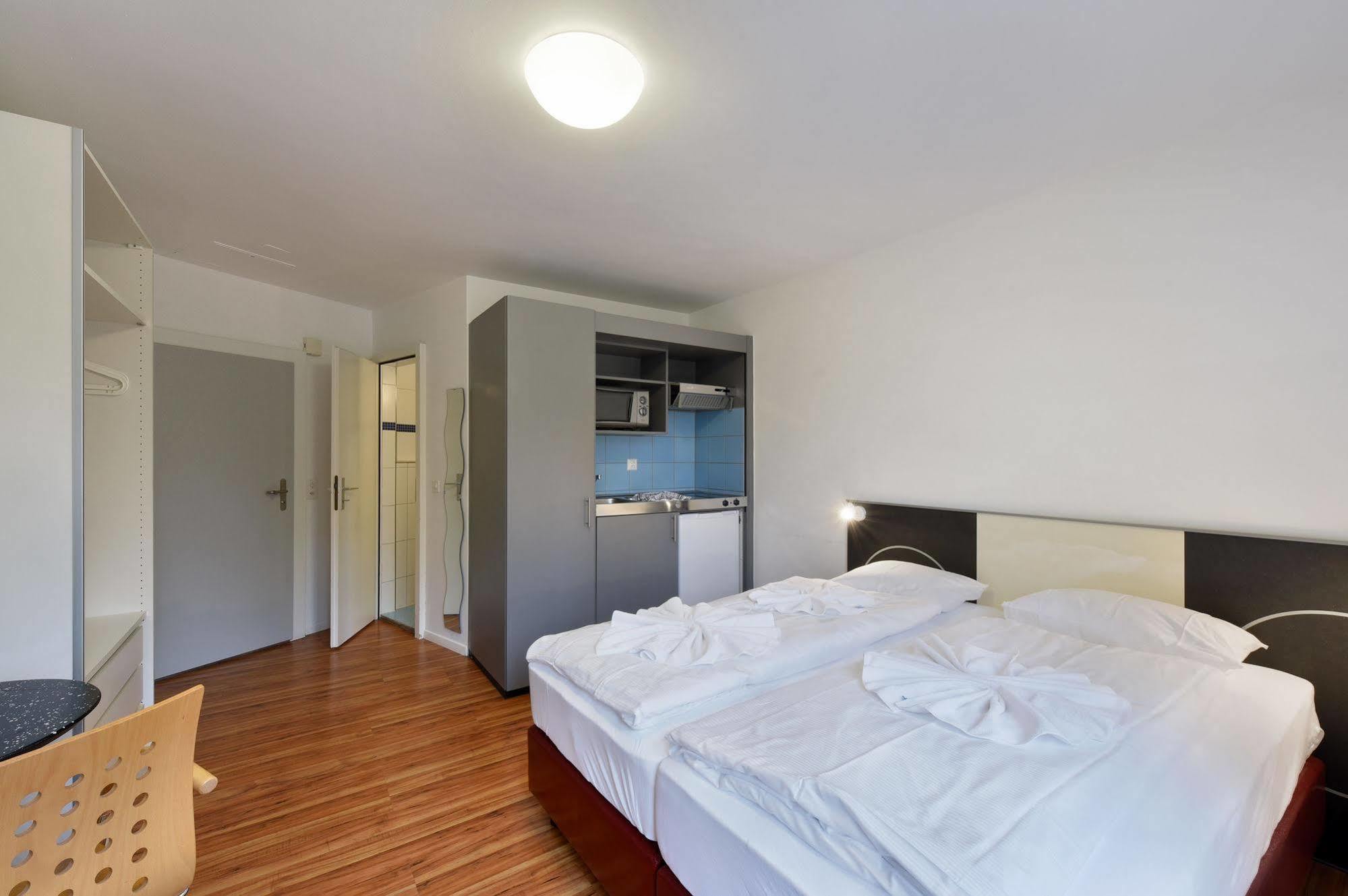 Apartamento Swiss Star California - Self Check-In Zúrich Exterior foto