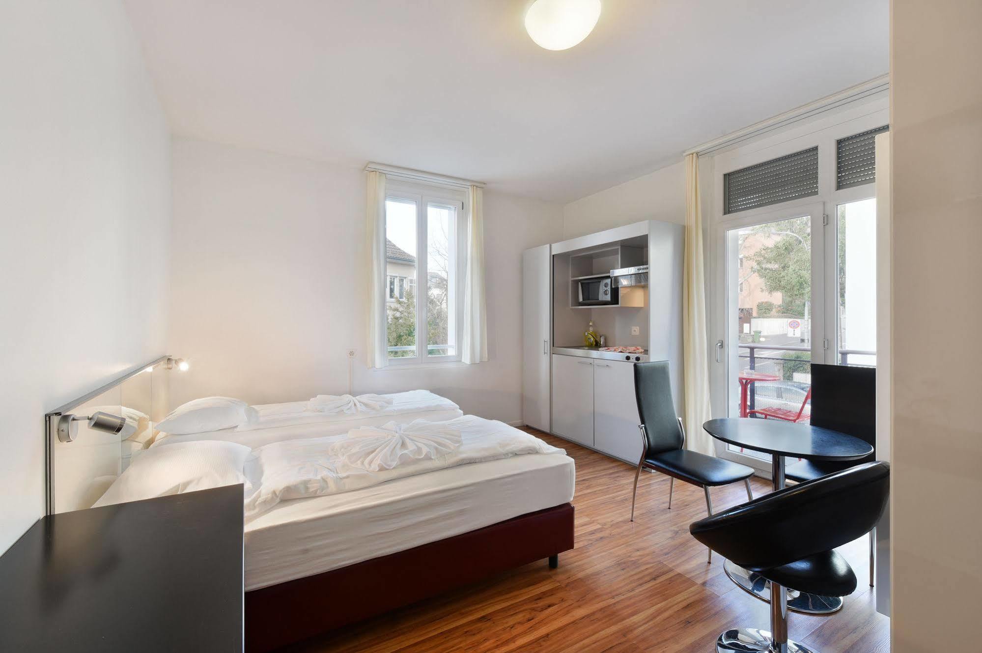 Apartamento Swiss Star California - Self Check-In Zúrich Exterior foto
