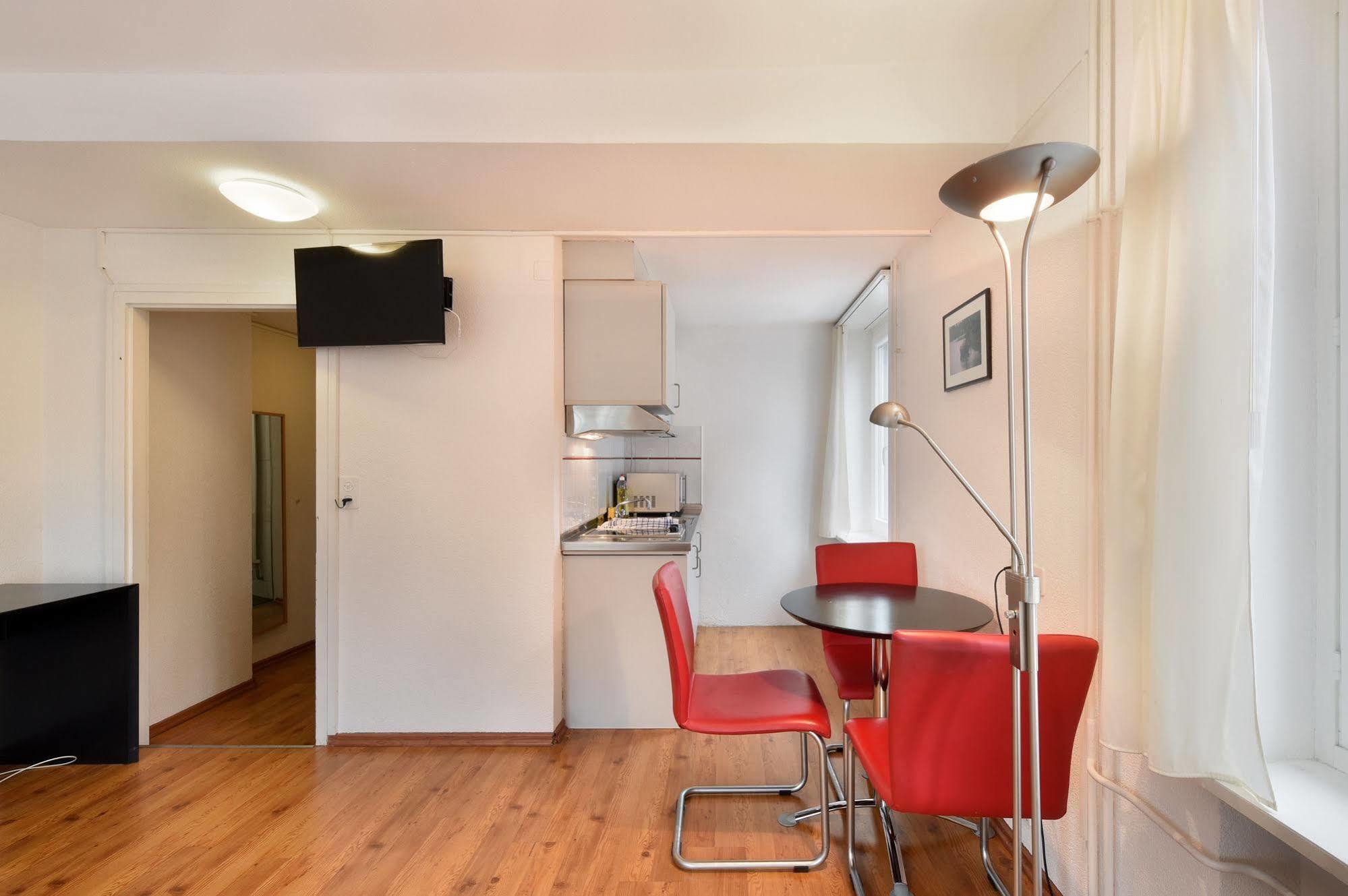 Apartamento Swiss Star California - Self Check-In Zúrich Exterior foto