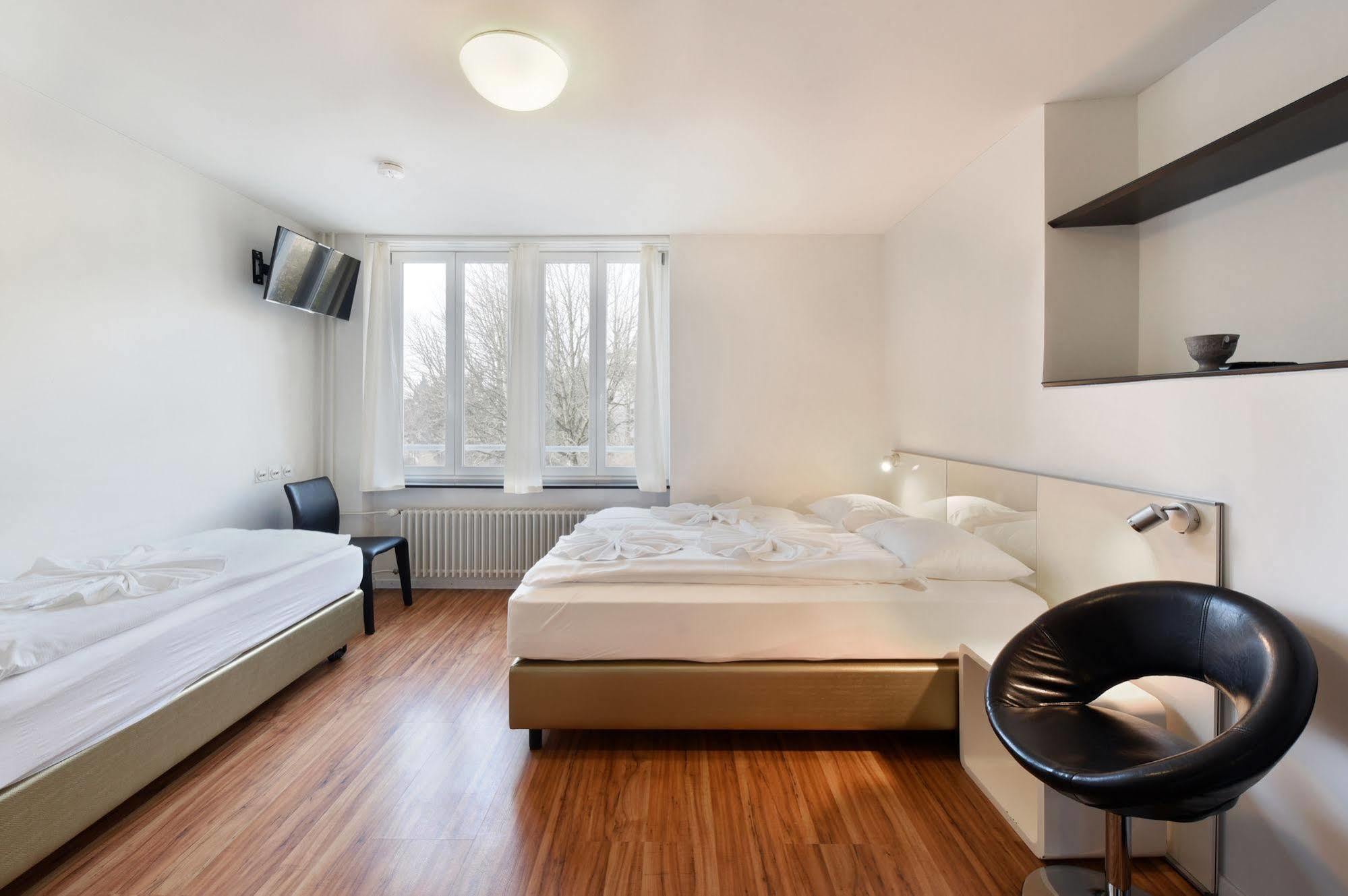 Apartamento Swiss Star California - Self Check-In Zúrich Exterior foto